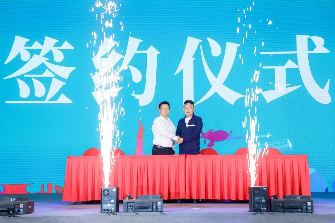 “機(jī)甲盛宴”長(zhǎng)沙展圓滿收官！山河智能展區(qū)亮點(diǎn)精彩回顧